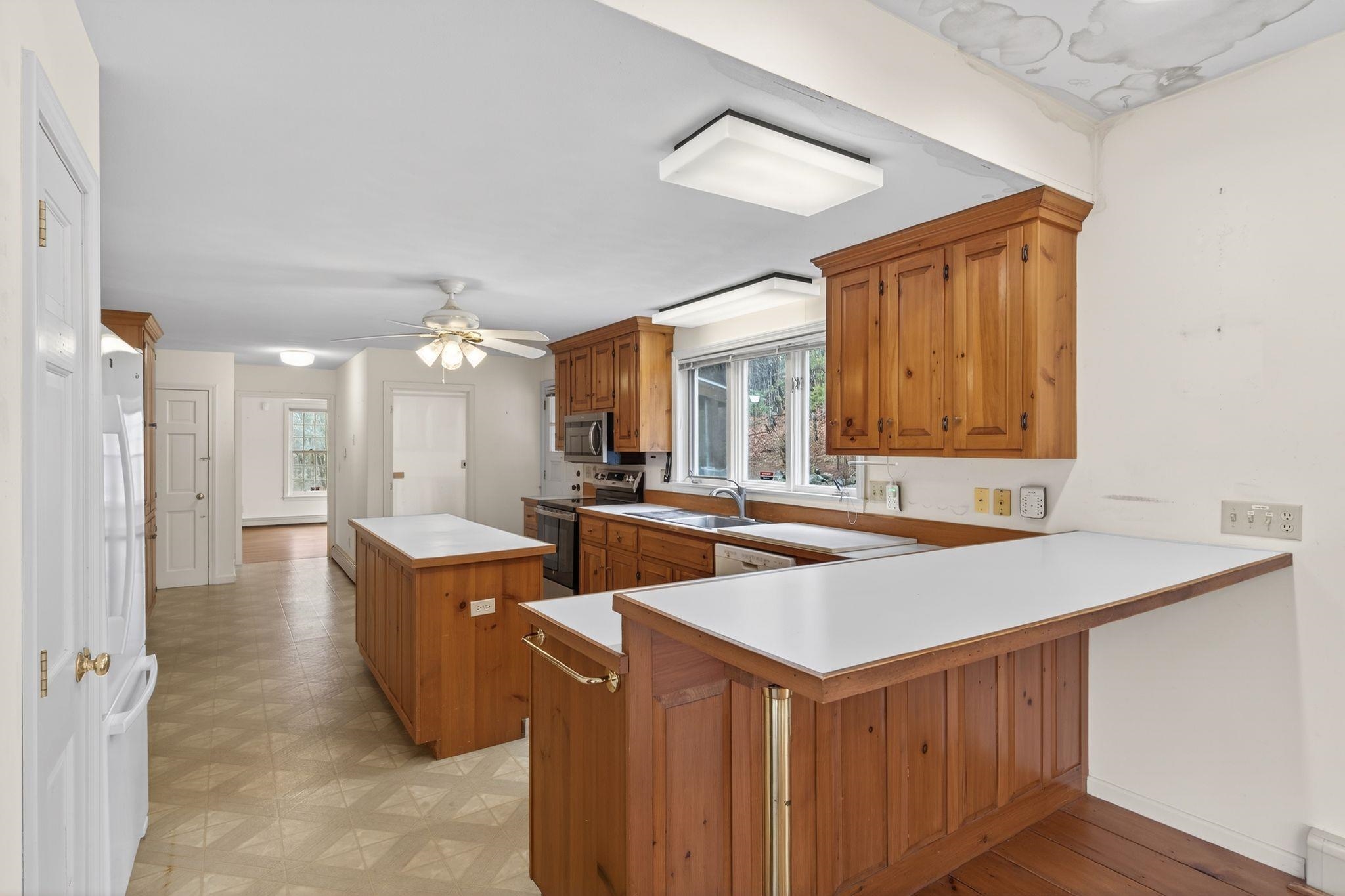 31 Gage Road Bedford, NH 03110 - Photo 16 of 45