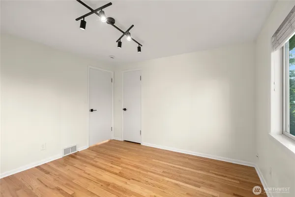 $3,800 | 16253 13th Avenue Southwest, Burien, WA 98166
