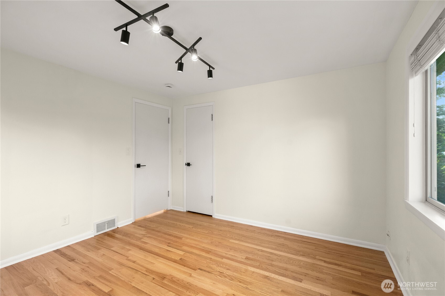 16253 13th Avenue Southwest Burien, WA 98166 - Photo 11 of 19