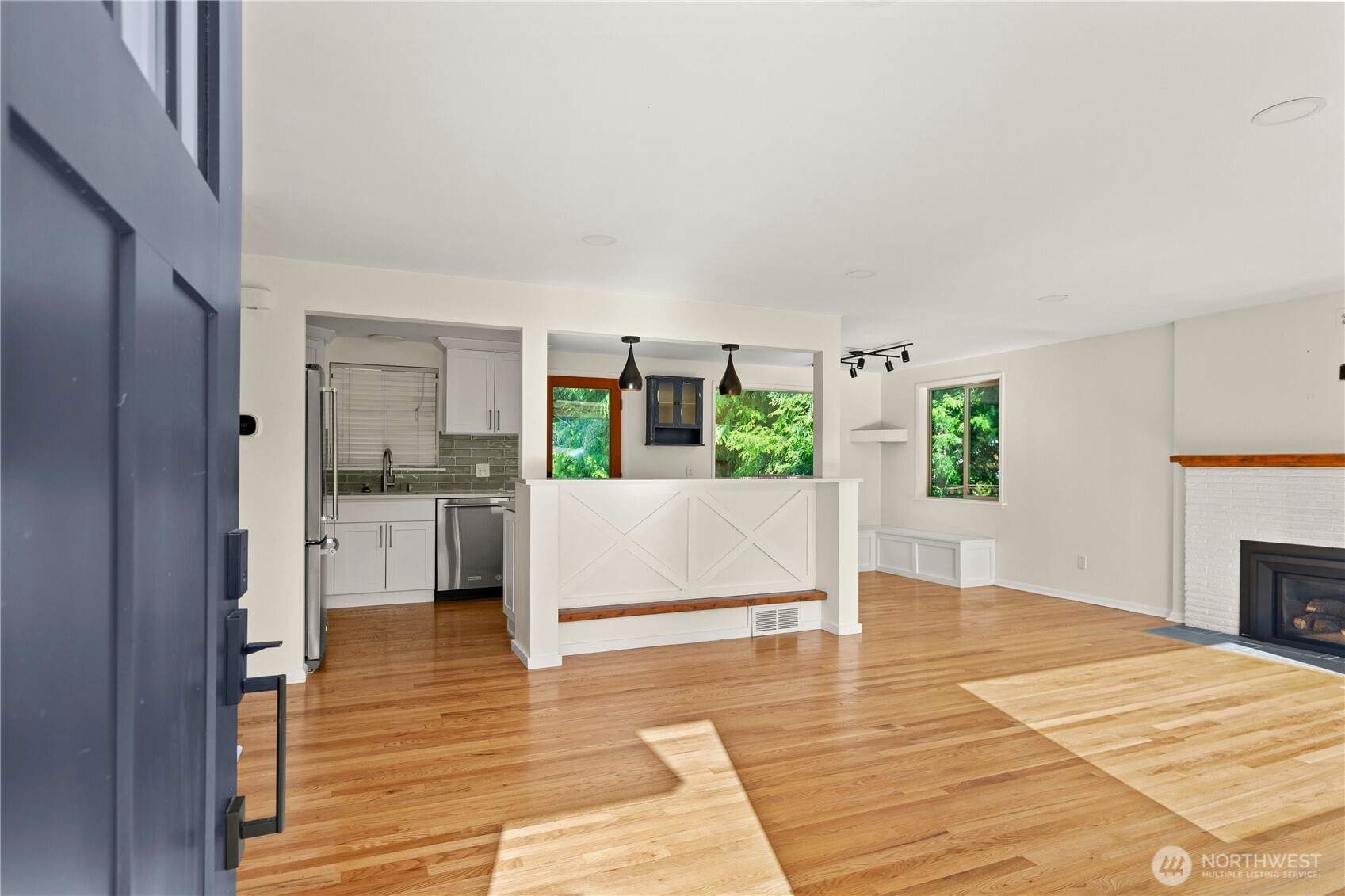 16253 13th Avenue Southwest Burien, WA 98166 - Photo 3 of 19