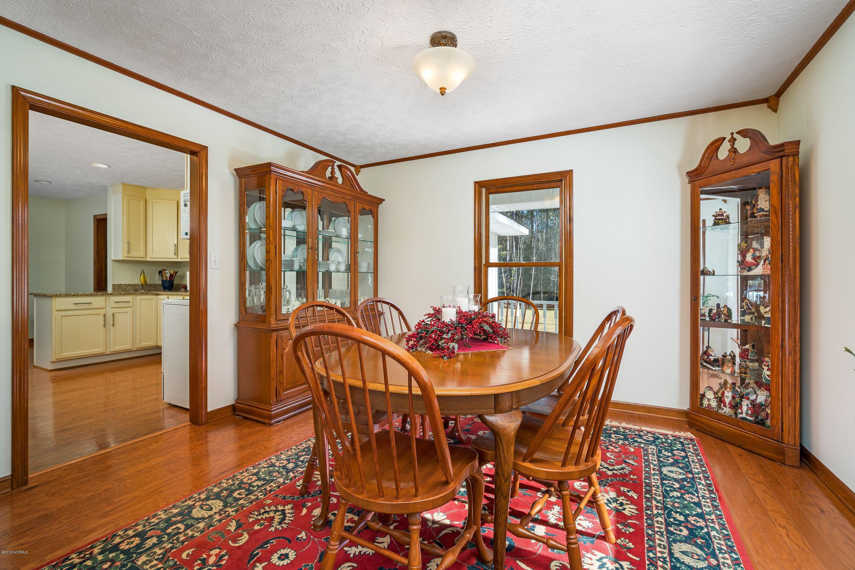 4810 Merrimon Road Beaufort, NC 28516 - Photo 14 of 37 4810 Merrimon Rd - Dining Room
