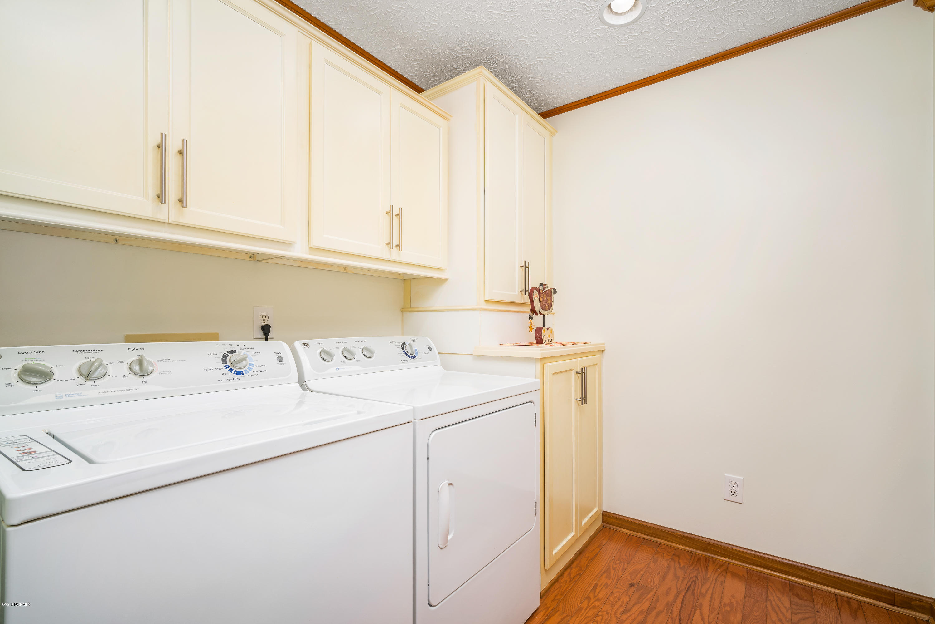 4810 Merrimon Road Beaufort, NC 28516 - Photo 28 of 37 4810 Merrimon Rd - Laundry Room