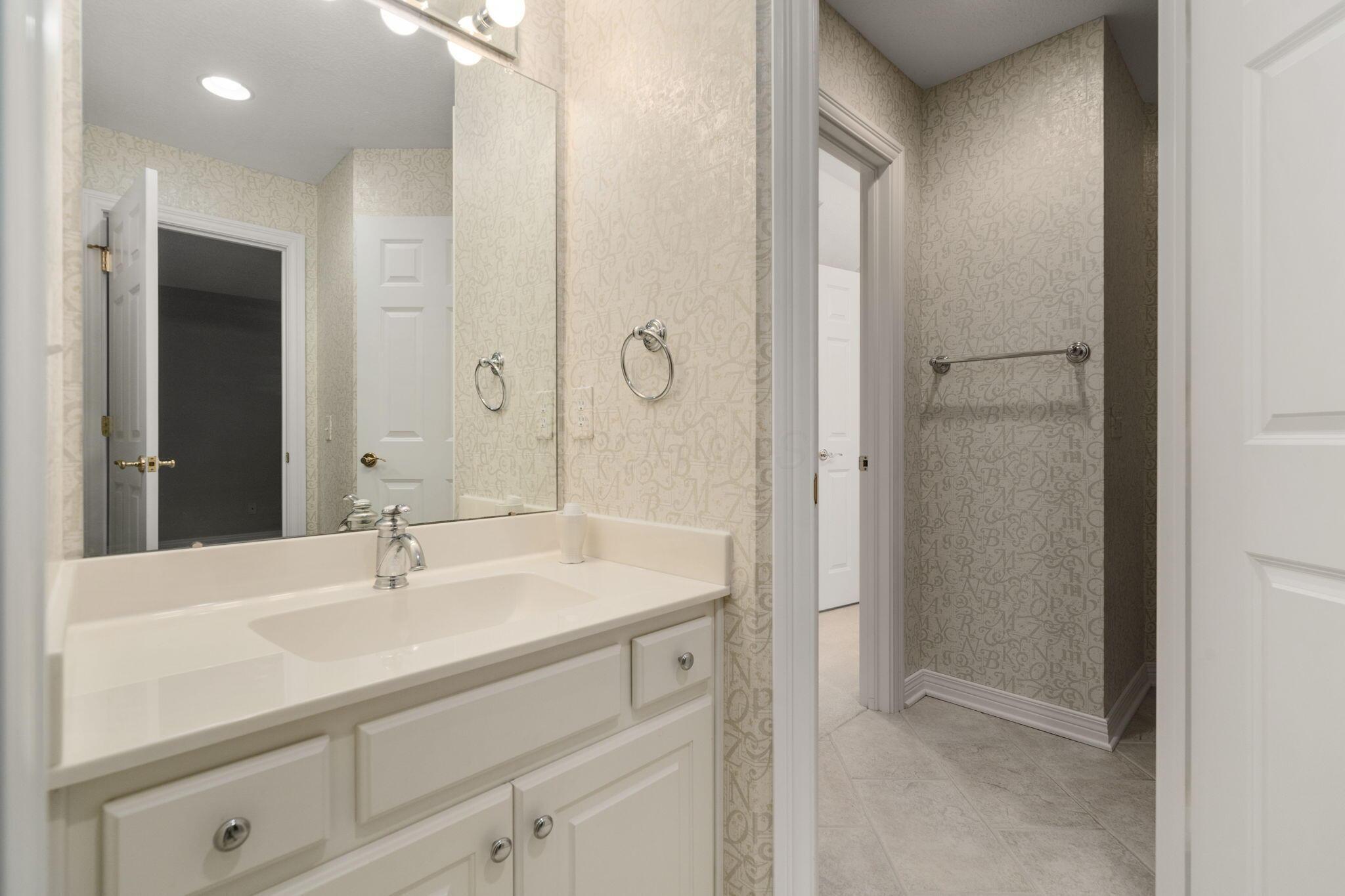 650 West Orange Road Delaware, OH 43015 - Photo 78 of 149 Second Floor Full Bathroom 2
