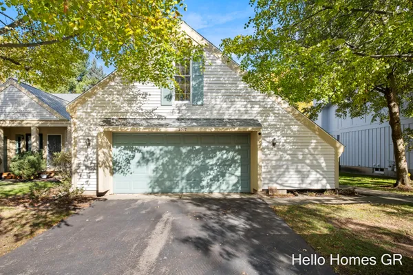 $324,900 | 2317 Edington Drive Southeast, Grand Rapids, MI 49508