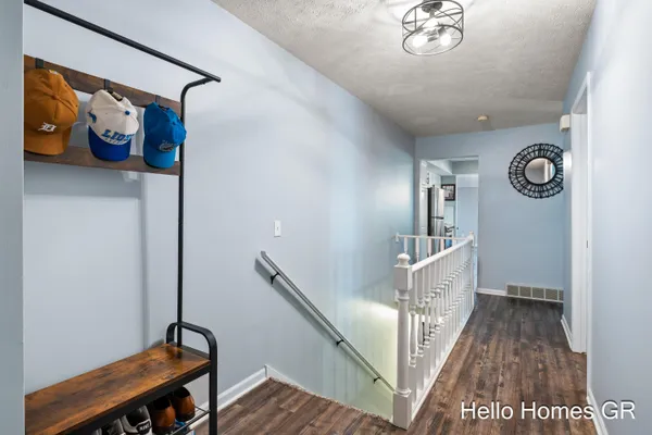 $324,900 | 2317 Edington Drive Southeast, Grand Rapids, MI 49508