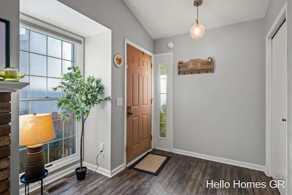 $324,900 | 2317 Edington Drive Southeast, Grand Rapids, MI 49508