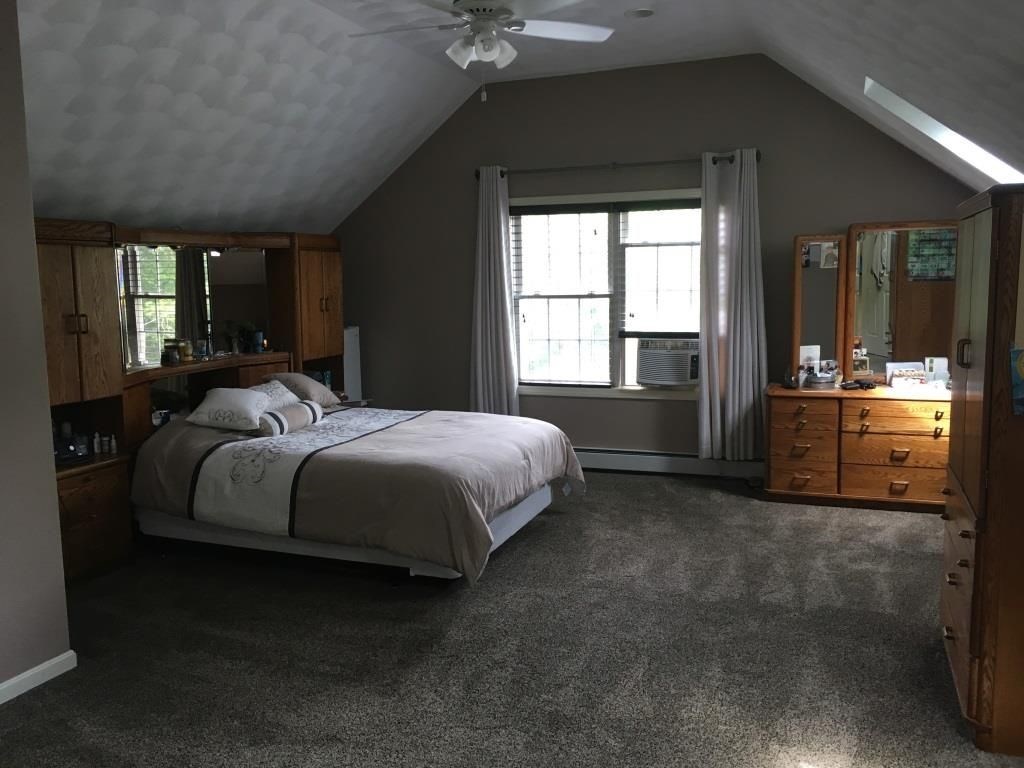 40 Crompton Road East Greenwich, RI 02818 - Photo 6 of 17 Huge master suite privately located on the 2nd floor and totally remodeled in 2016.