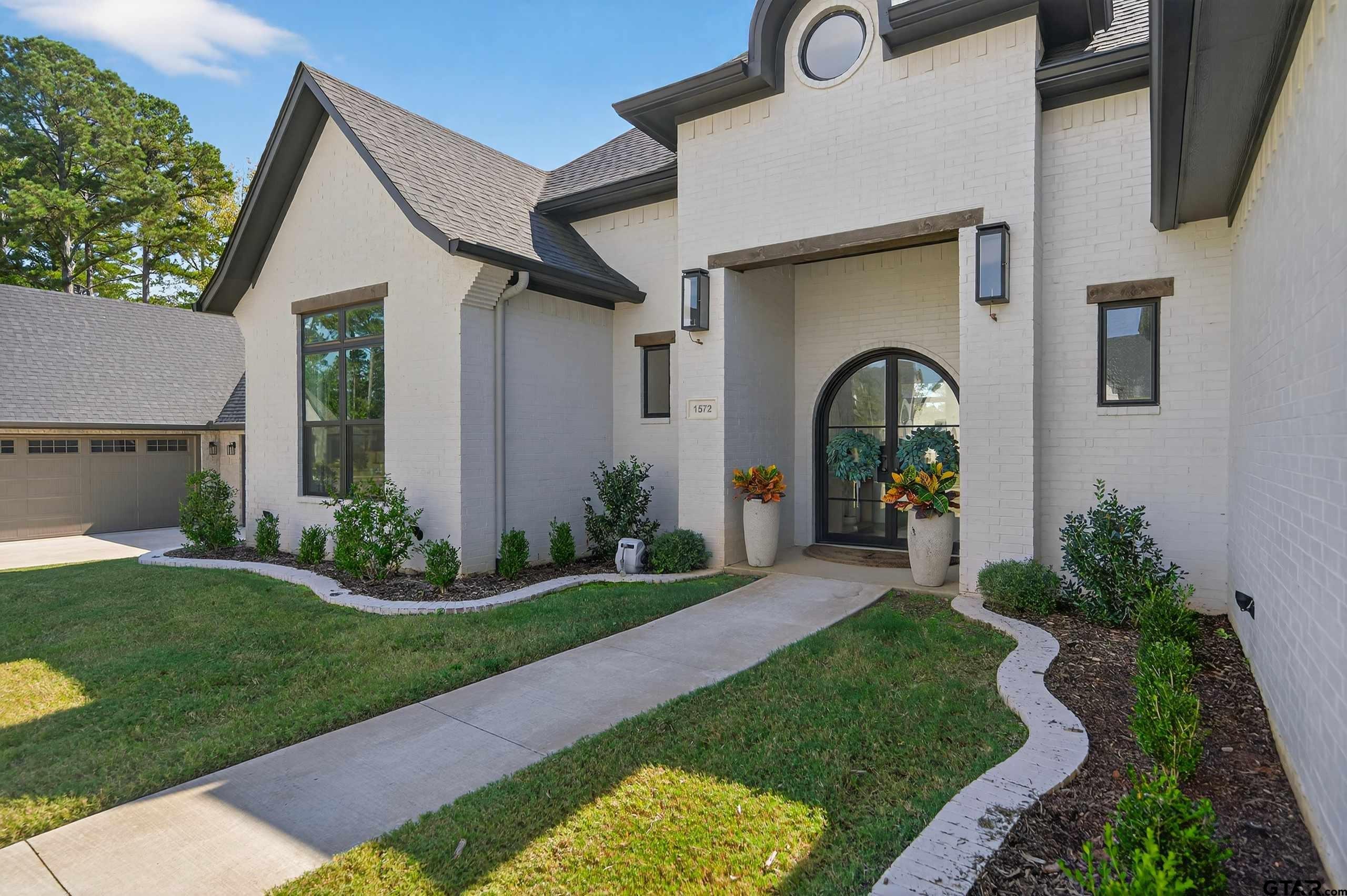 1572 Maple Lane Tyler, TX 75703 - Photo 2 of 43