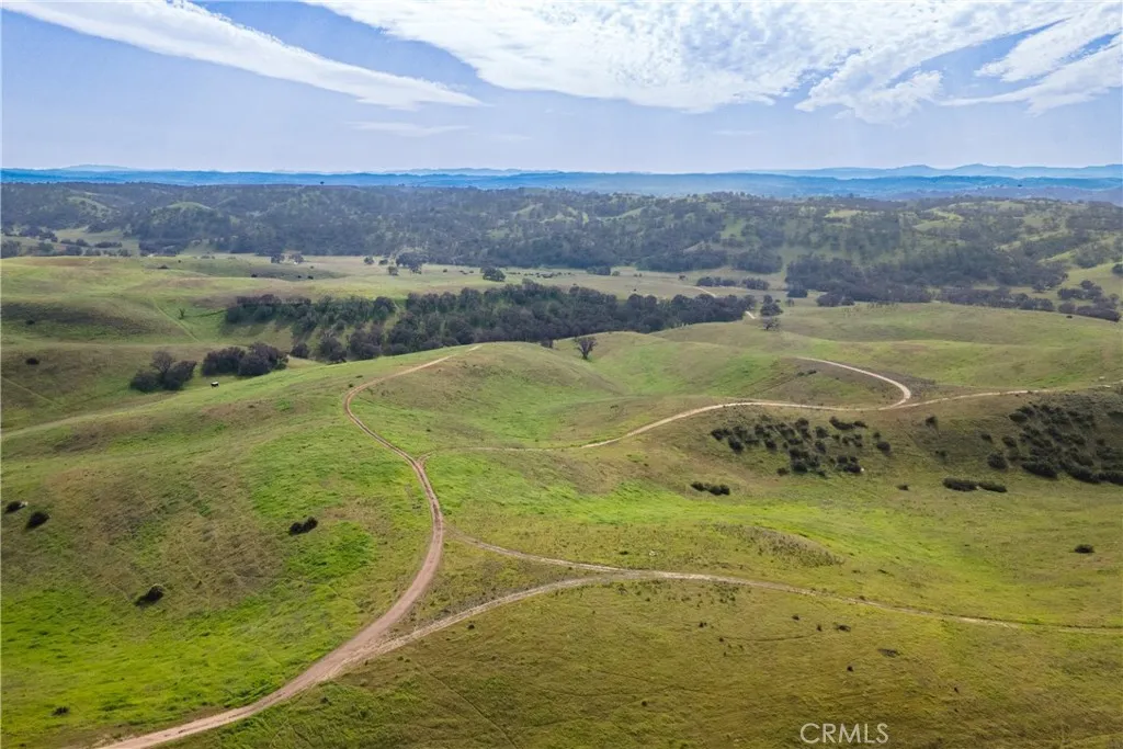 1 Dry Canyon Road Paso Robles, CA 93446 - Photo 7 of 8 a view of a big yard with an ocean