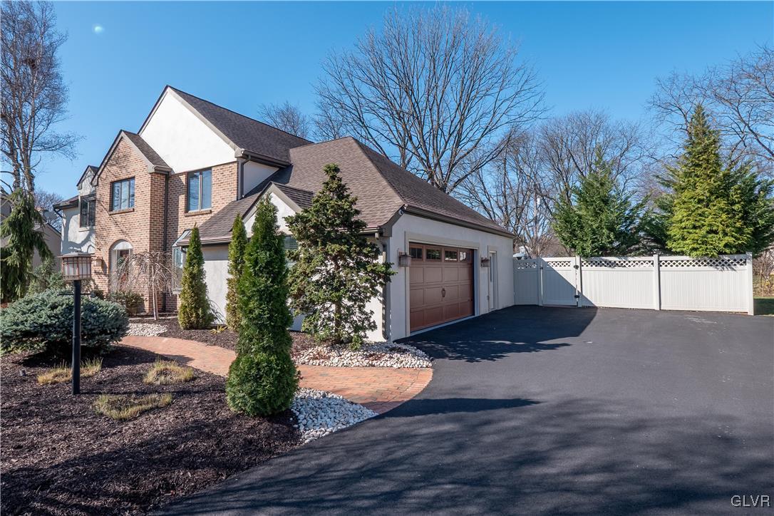 132 Wedgewood Road Bethlehem, PA 18017 - Photo 3 of 36 Gallery Image 3