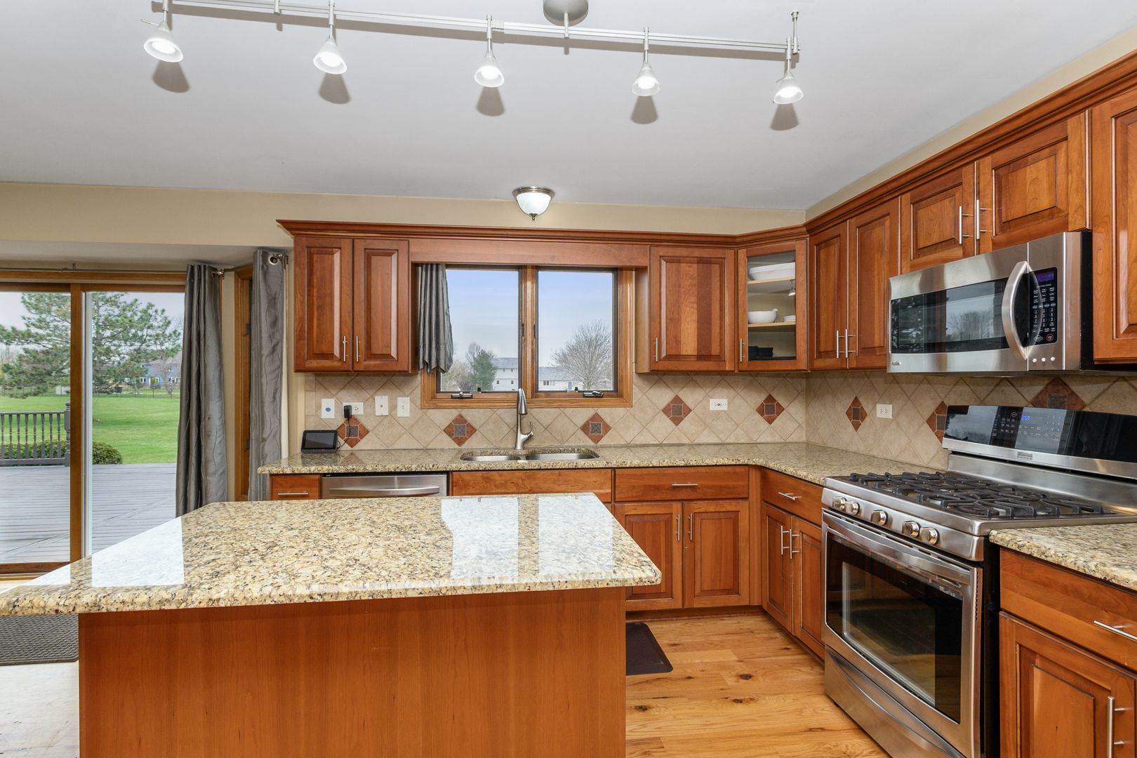 22452 South Farm View Road New Lenox, IL 60451 - Photo 12 of 36 Gallery Image 12