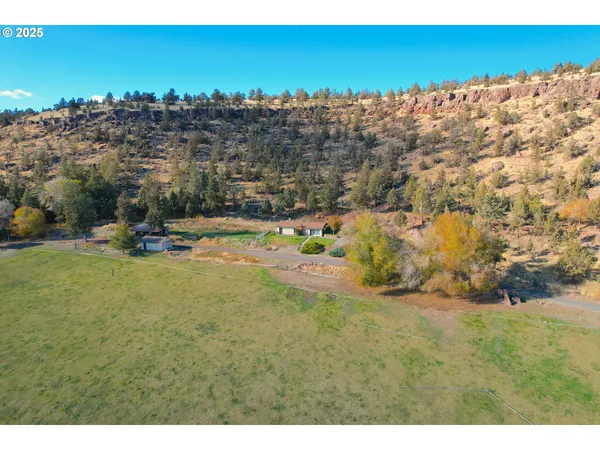 a view of outdoor space and city view