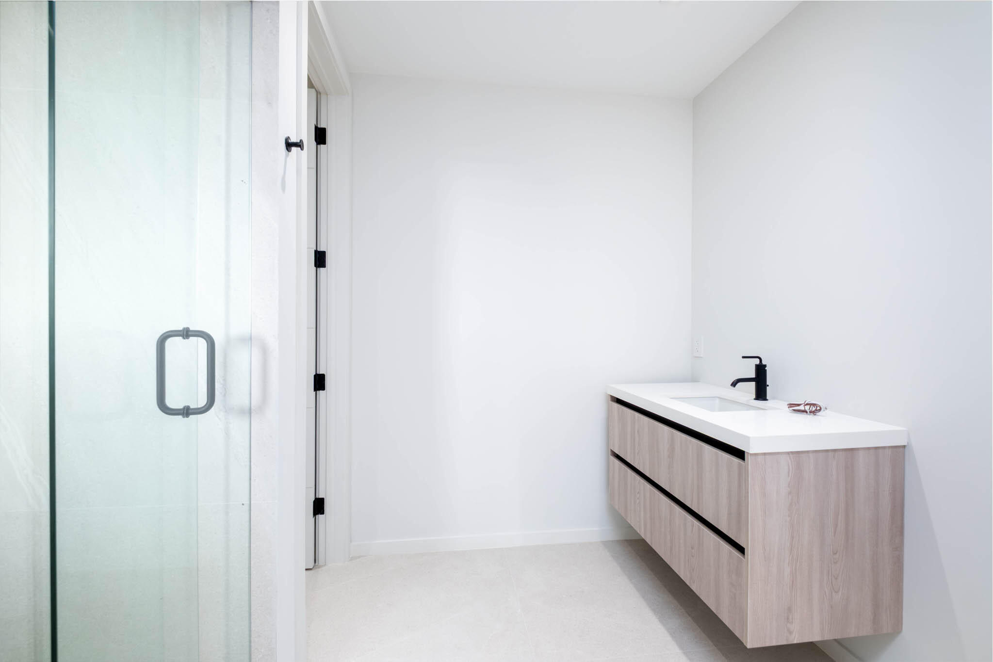 301 Buttonwood Circle, Unit B Key Largo, FL 33037 - Photo 40 of 52 5th Bathroom