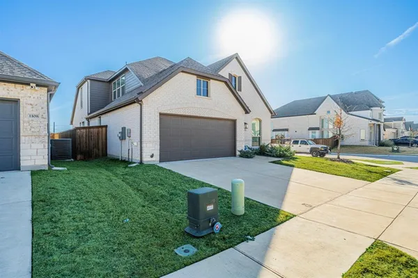 $3,250 | 1110 Stallion Lane, Justin, TX 76247