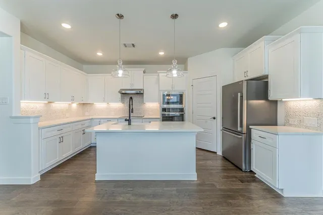 $3,250 | 1110 Stallion Lane, Justin, TX 76247