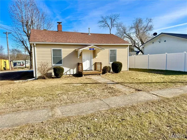 $105,000 | 305 South Campbell, Edina, MO 63537