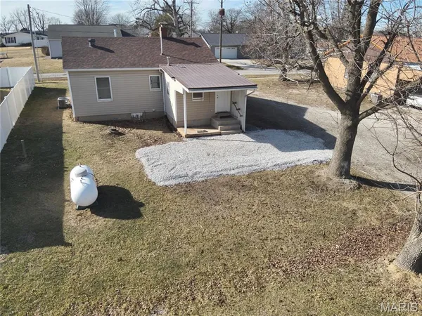 $105,000 | 305 South Campbell, Edina, MO 63537