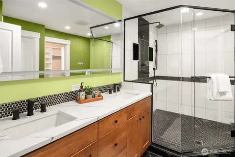 $1,098,000 | 900 228th Avenue Northeast, Unit 15C, Sammamish, WA 98074