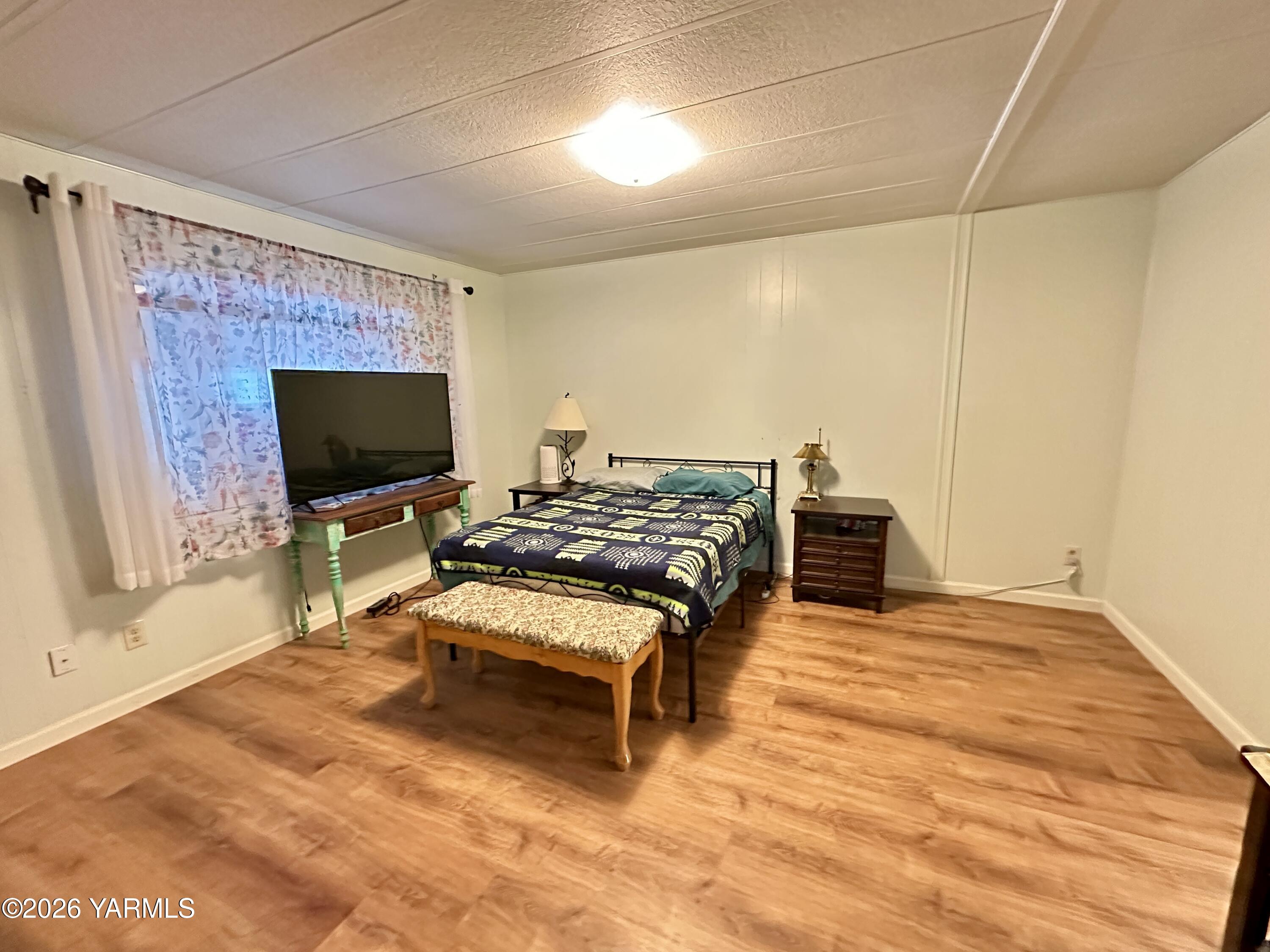 3701 Gun Club Road, Unit 34 Yakima, WA 98901 - Photo 11 of 22 Primary Suite