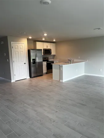 $2,000 | 4021 35th Street Southwest, Lehigh Acres, FL 33976