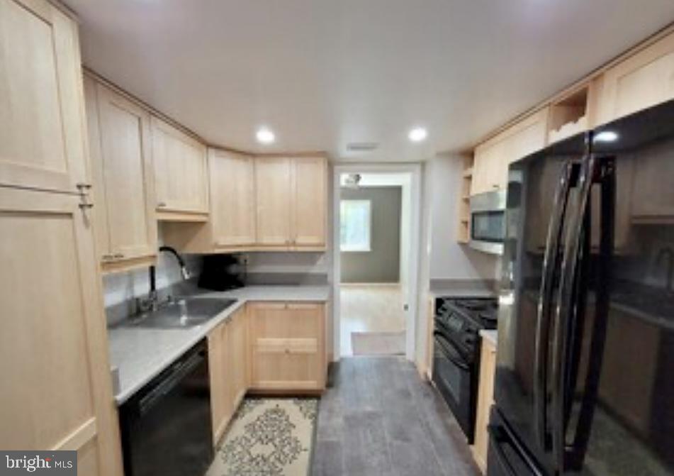 1415 Greenmont Court Reston, VA 20190 - Photo 13 of 27
