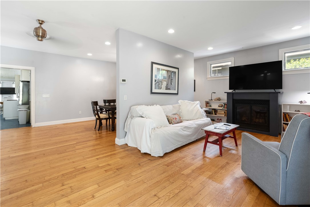 30 Loring Road Bristol, RI 02809 - Photo 9 of 32