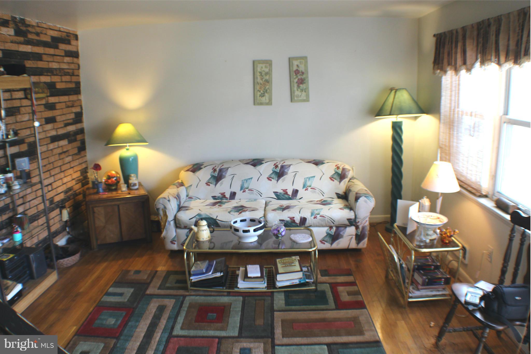 633 Charraway Road Baltimore, MD 21229 - Photo 3 of 12 Living Room alternate view