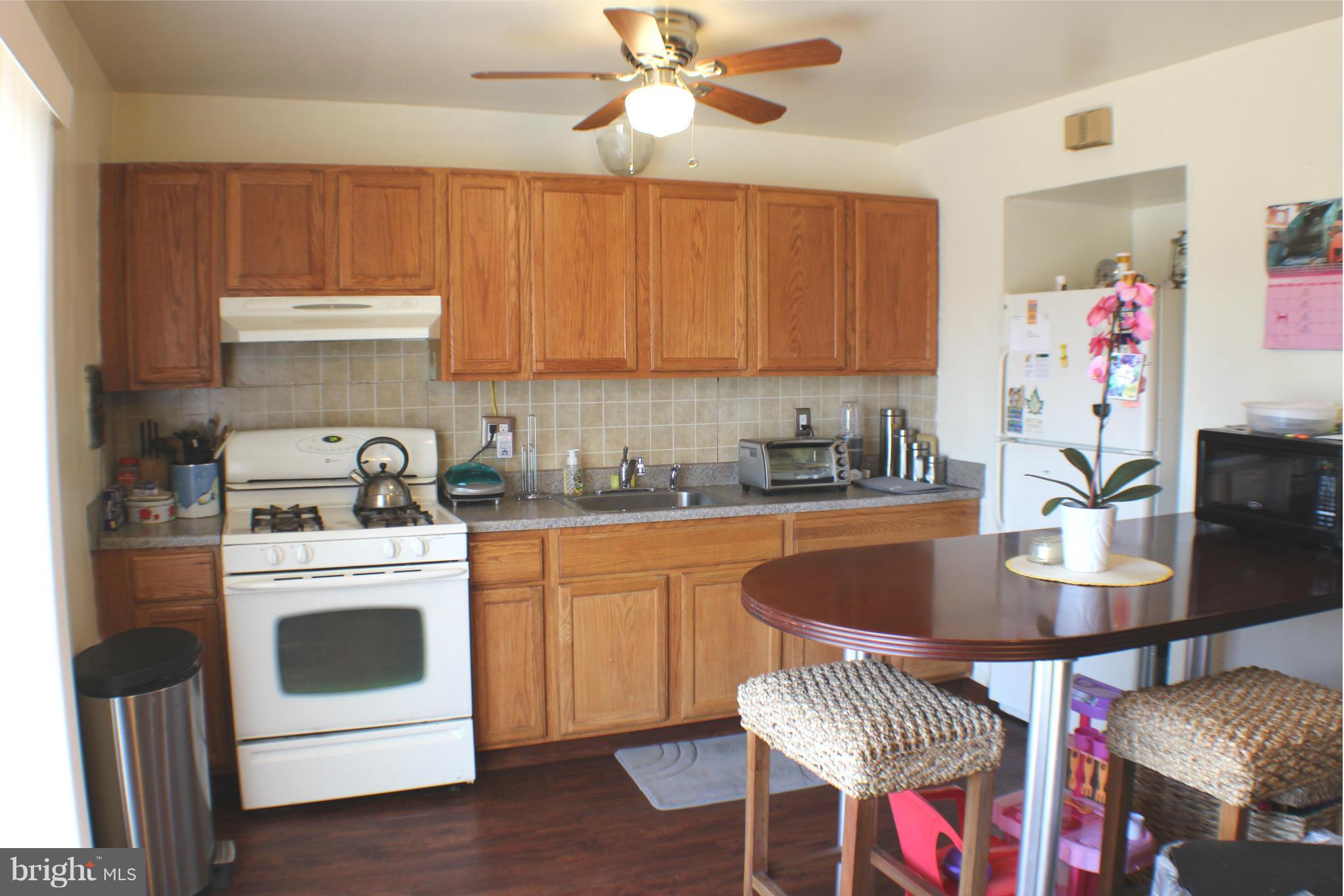633 Charraway Road Baltimore, MD 21229 - Photo 5 of 12 Kitchen