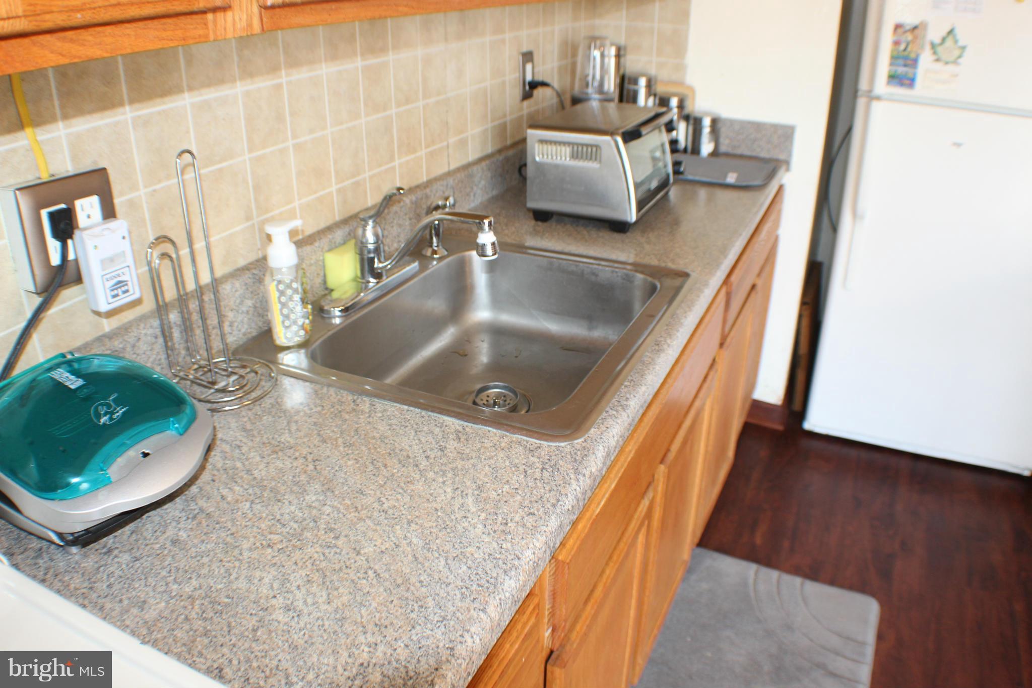 633 Charraway Road Baltimore, MD 21229 - Photo 7 of 12 Kitchen