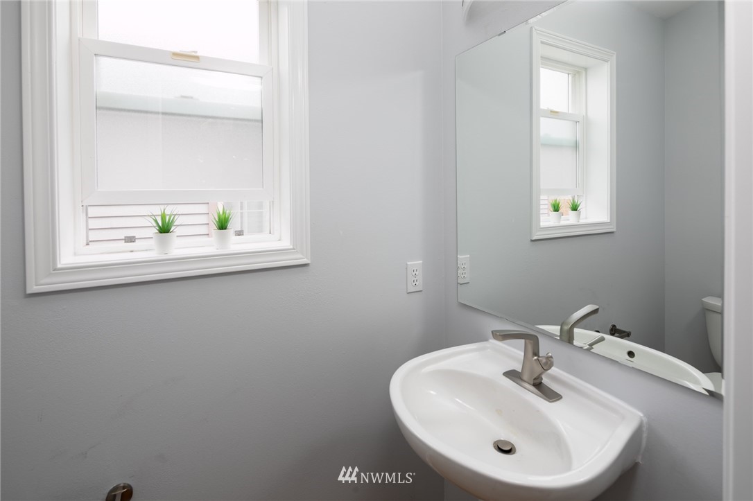 2131 North 87th Street Seattle, WA 98103 - Photo 11 of 22 Gallery Image 11