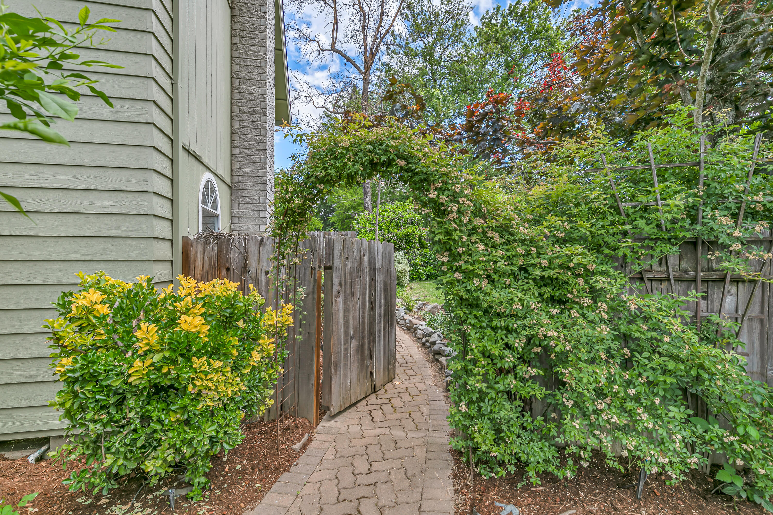 2338 Ridge Way Medford, OR 97504 - Photo 46 of 48 2338 Ridge Way - 46