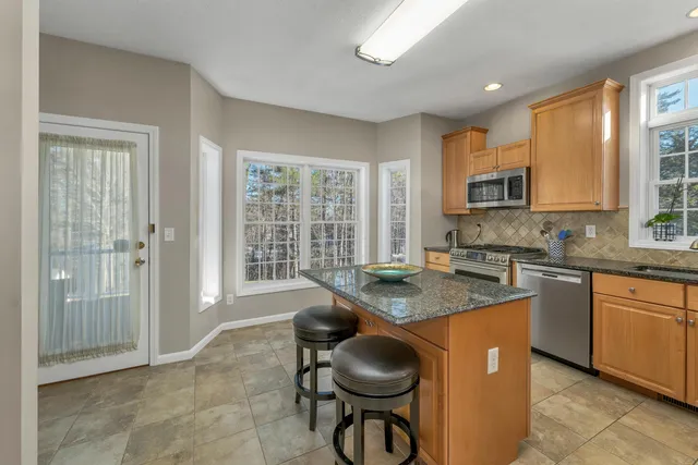 $899,000 | 71 Greenmeadow Lane, Bedford, NH 03110