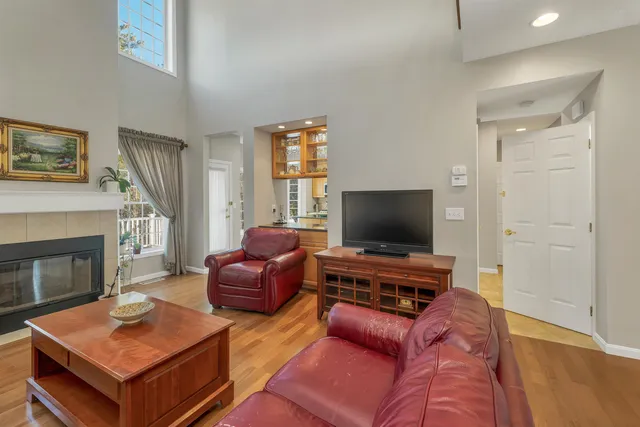 $899,000 | 71 Greenmeadow Lane, Bedford, NH 03110