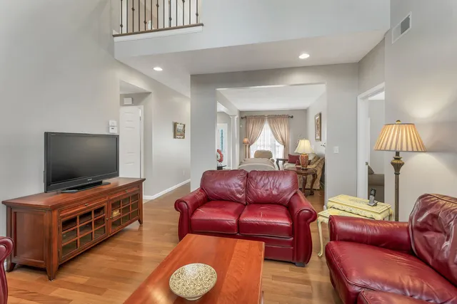 $899,000 | 71 Greenmeadow Lane, Bedford, NH 03110