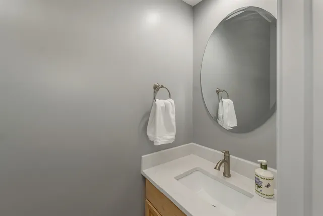 $899,000 | 71 Greenmeadow Lane, Bedford, NH 03110