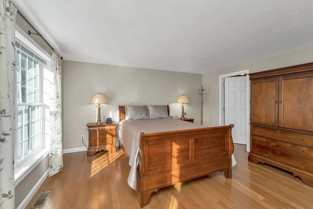 $899,000 | 71 Greenmeadow Lane, Bedford, NH 03110