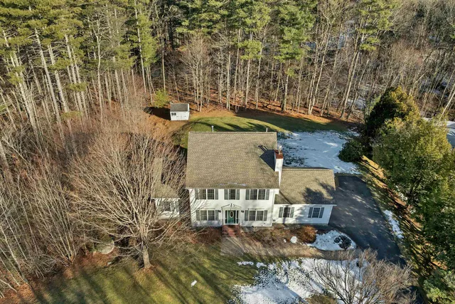 $899,000 | 71 Greenmeadow Lane, Bedford, NH 03110
