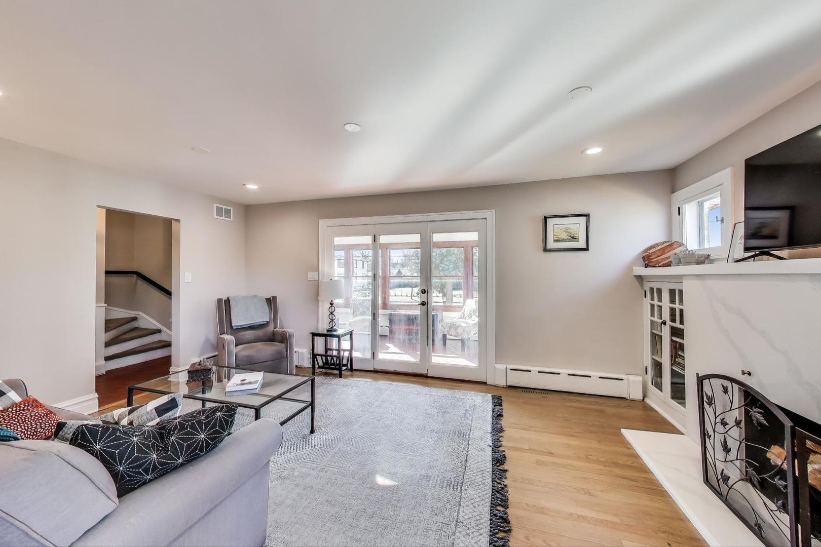 360 West Maple Street Lombard, IL 60148 - Photo 7 of 45