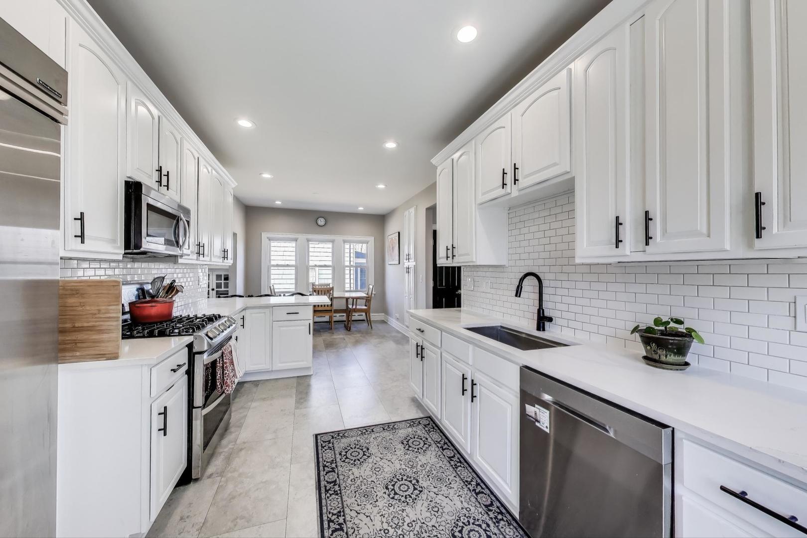 360 West Maple Street Lombard, IL 60148 - Photo 10 of 45