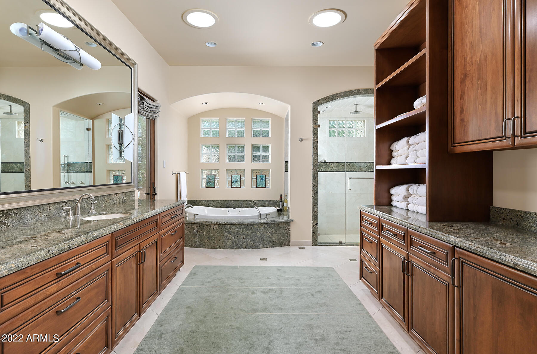 6601 East Stallion Road Paradise Valley, AZ 85253 - Photo 18 of 46 Primary Bath