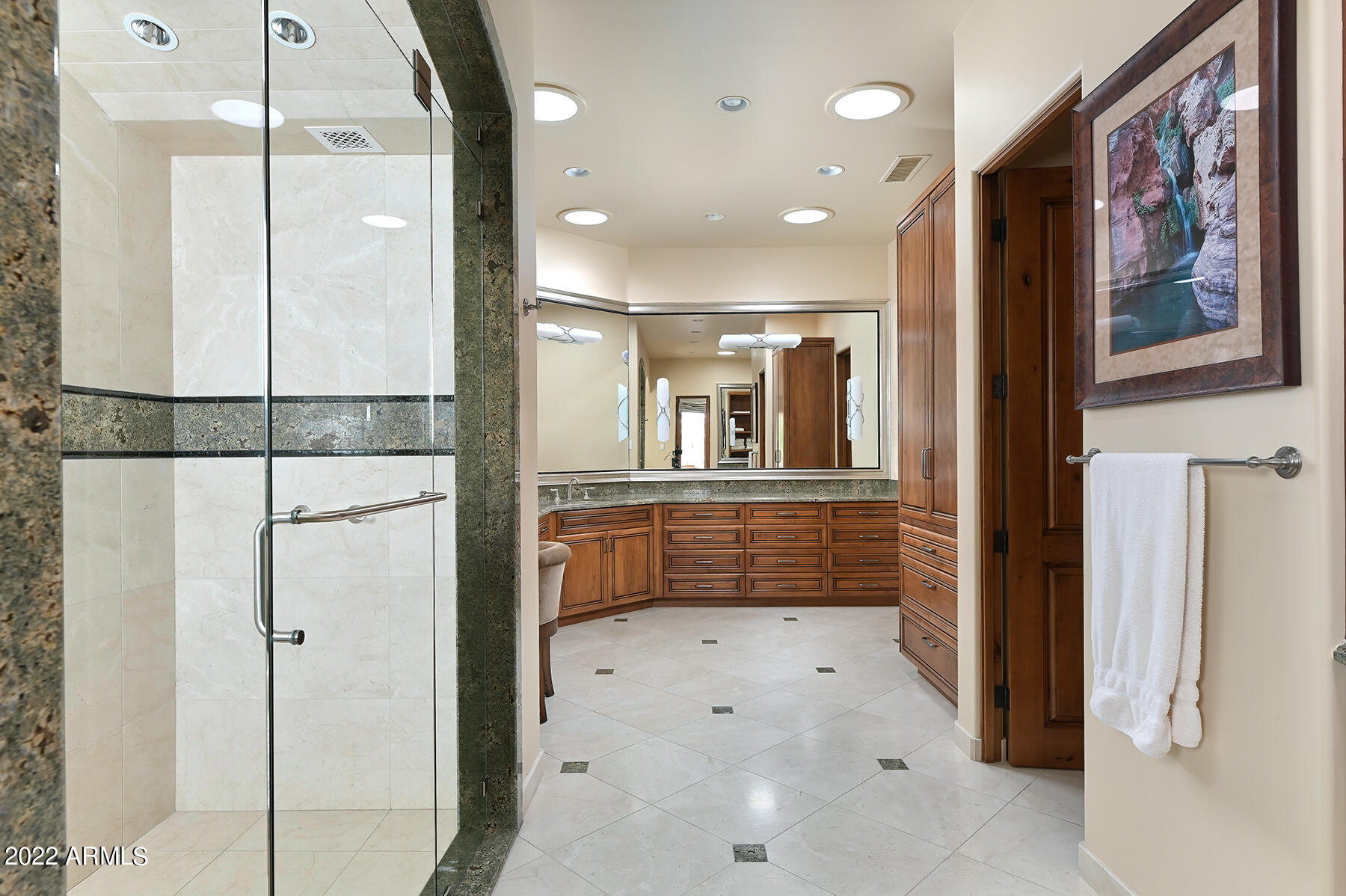6601 East Stallion Road Paradise Valley, AZ 85253 - Photo 19 of 46 Primary Bath