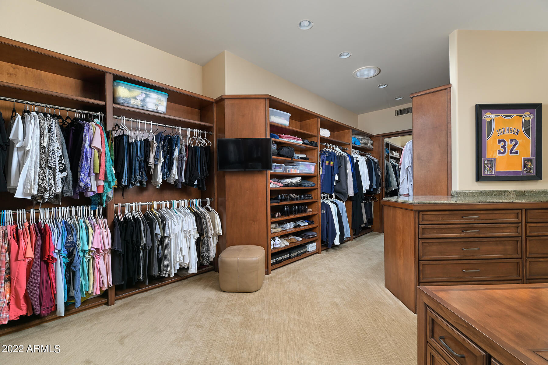 6601 East Stallion Road Paradise Valley, AZ 85253 - Photo 20 of 46 Primary Closet
