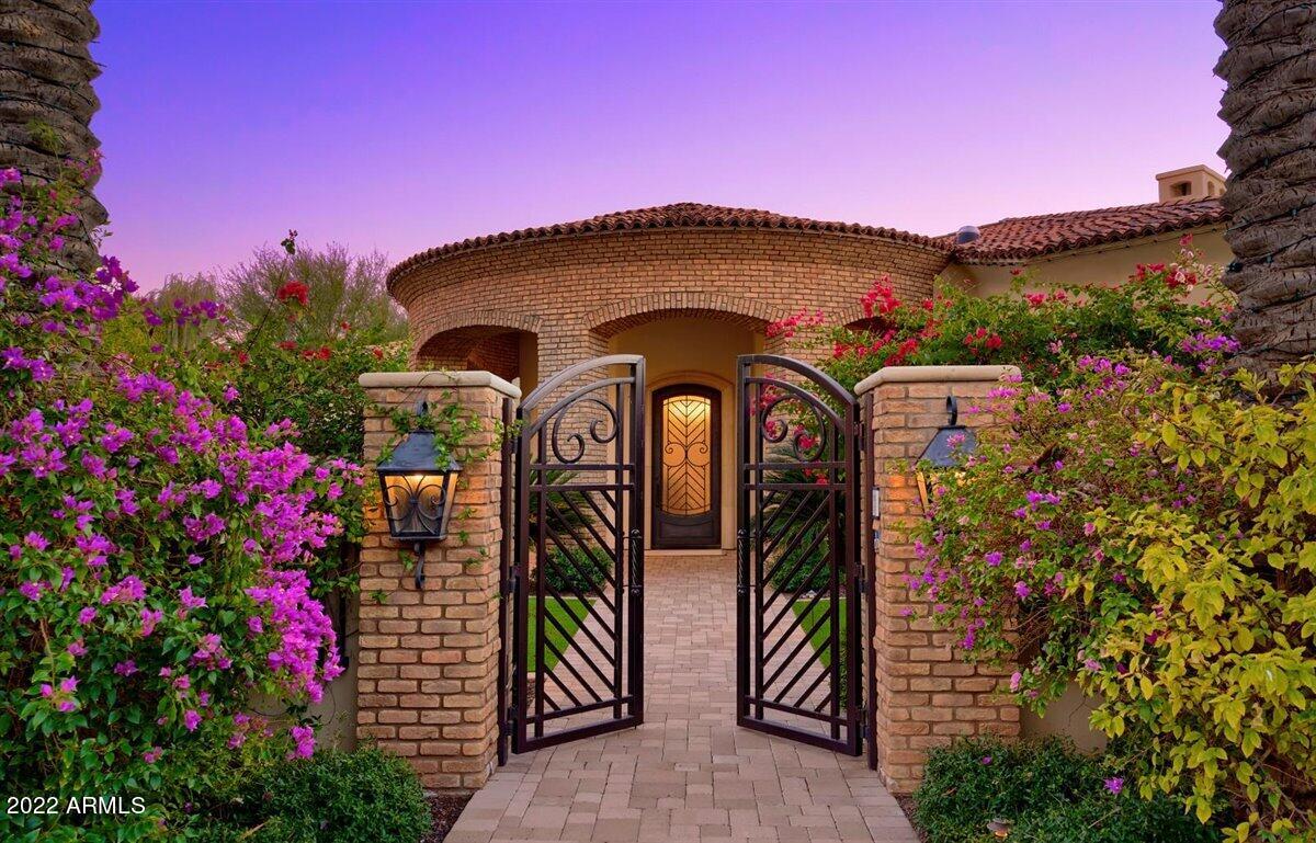 6601 East Stallion Road Paradise Valley, AZ 85253 - Photo 3 of 46 Gated Courtyard