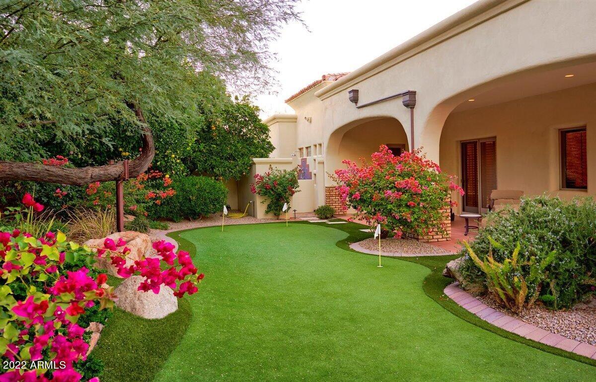 6601 East Stallion Road Paradise Valley, AZ 85253 - Photo 36 of 46 Putting Green