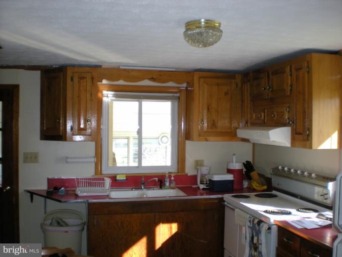 10701 Green Valley Road Union Bridge, MD 21791 - Photo 11 of 14 Kitchen