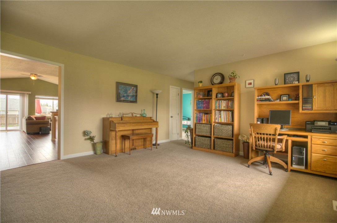 19924 Tahoma Circle Southwest Rochester, WA 98579 - Photo 11 of 25 Gallery Image 11