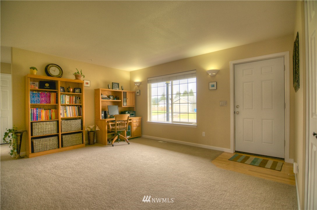 19924 Tahoma Circle Southwest Rochester, WA 98579 - Photo 10 of 25 Gallery Image 10