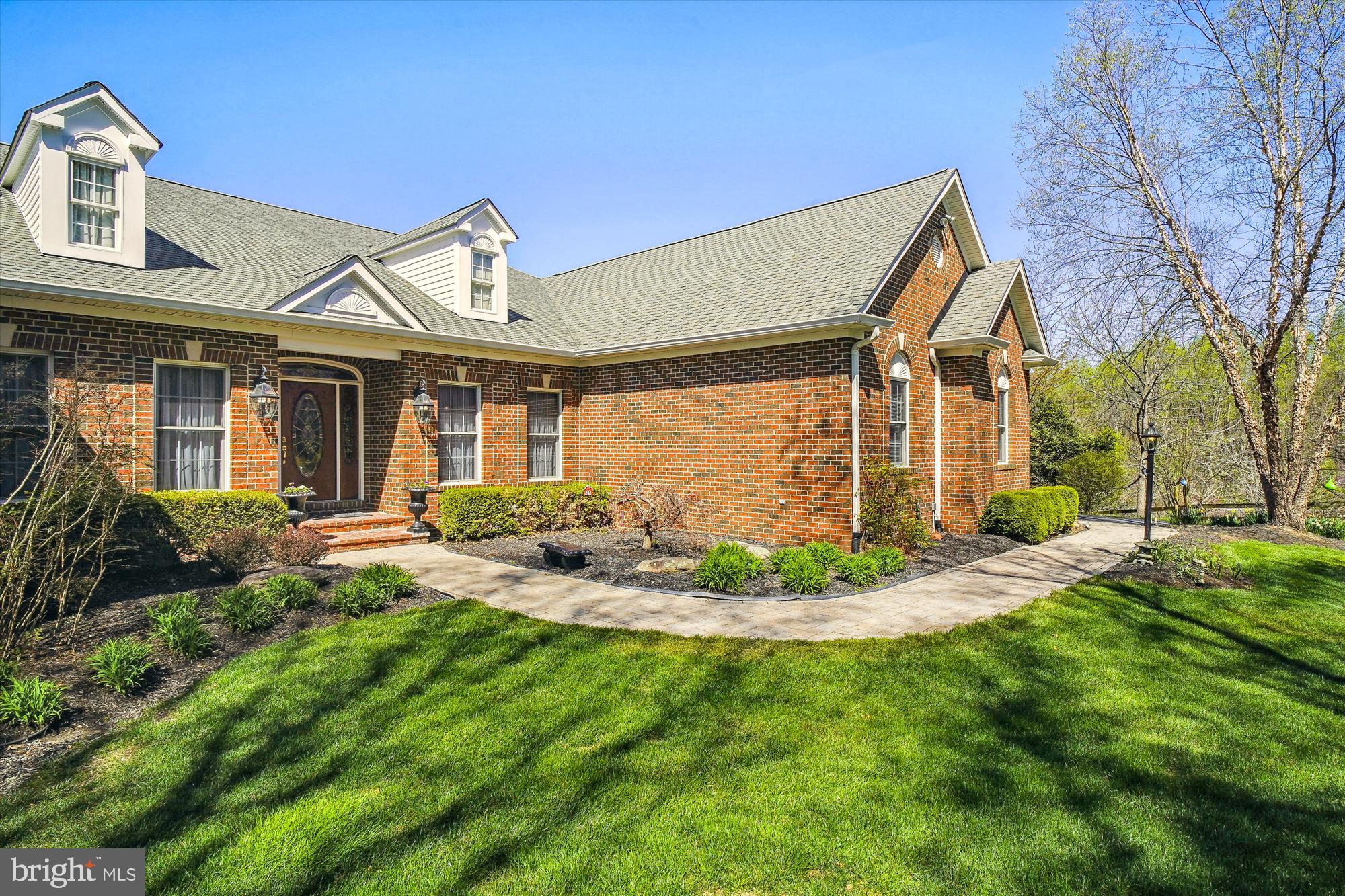 21632 Ripplemead Drive Laytonsville, MD 20882 - Photo 4 of 136 One-level living at its finest!