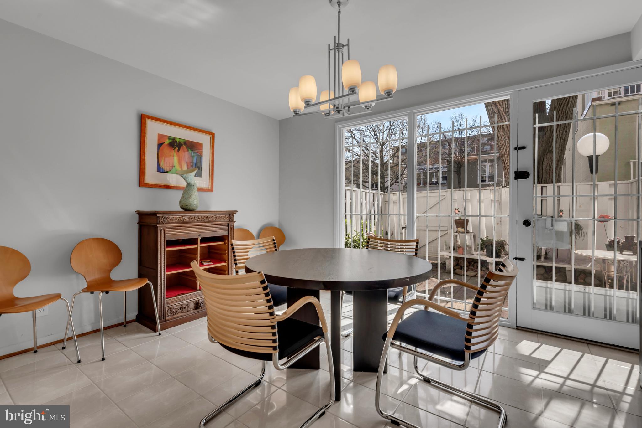 164 G Street Southwest, Unit 144 Washington, DC 20024 - Photo 12 of 71 Separate Dining Area