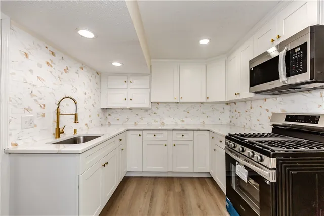 $389,900 | 30 Bear Hill Road, Cumberland, RI 02864